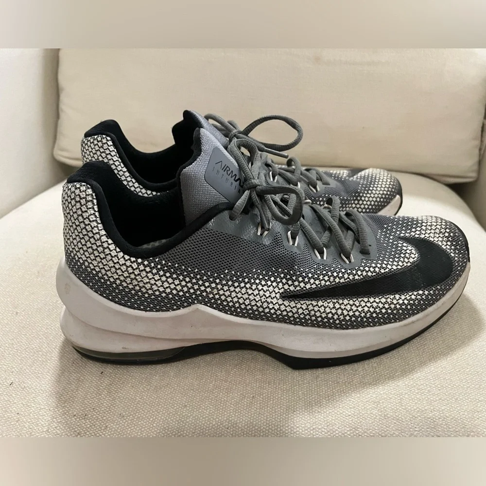 Nike Men's Air Max Infuriate Low Gray Basketball Shoes Size 9.5
